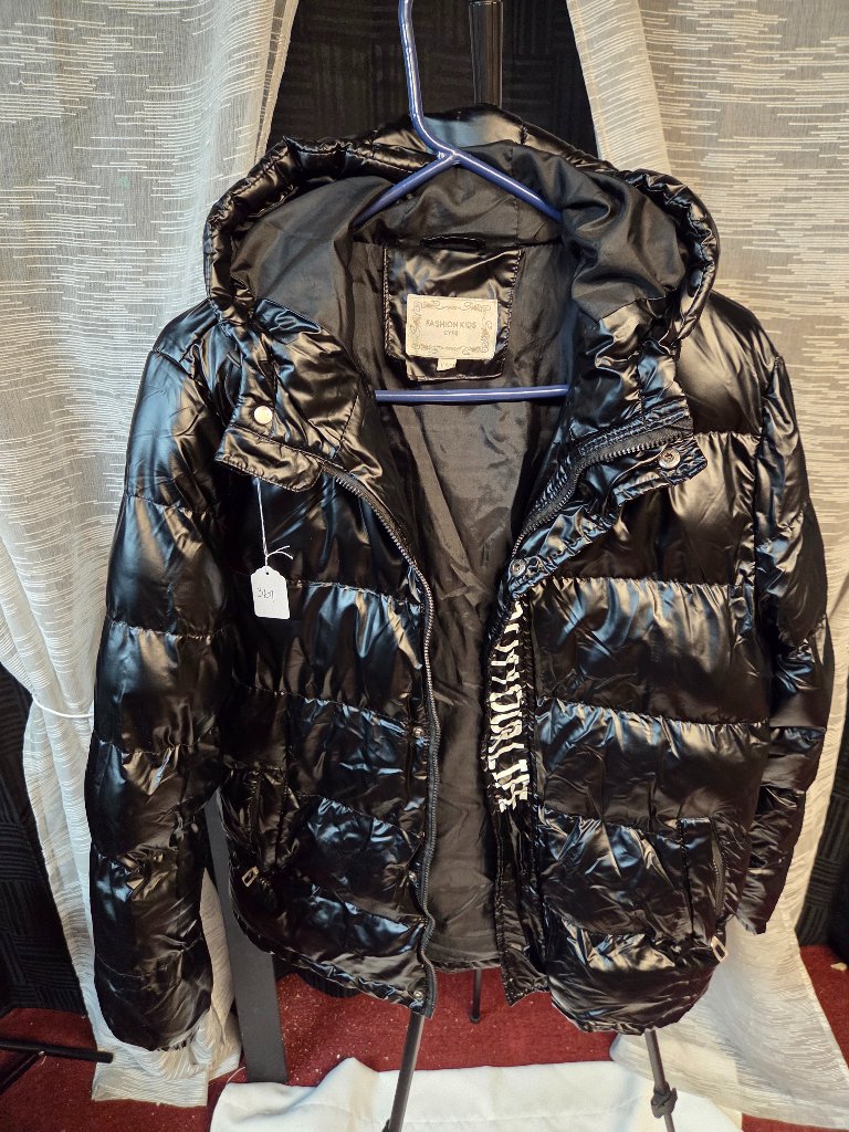 Fashion Kids Black Puffer Size 14-16 (160cm)